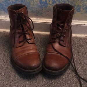 Men’s leather boots